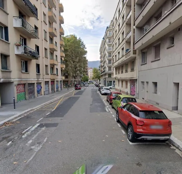 Sublime Studio - Centre & Tout Equipe Grenoble 0*,  France